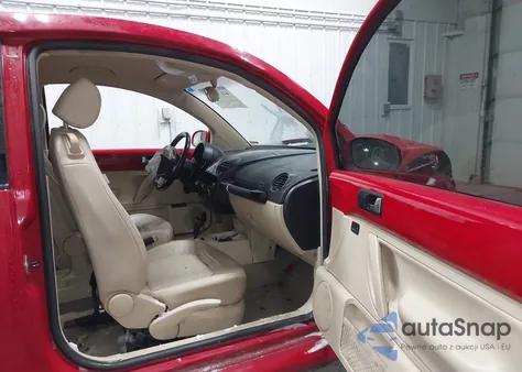 2009 Volkswagen New Beetle 2.5L from USA, damaged, VIN 3VWPG31C59M514762